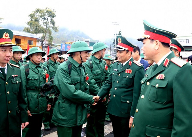 Hơn một nghìn tân binh Hà Giang lên đường nhập ngũ