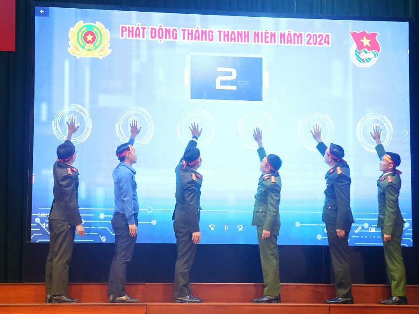 Hơn 200 chiến sĩ Công an Hà Tĩnh tham gia hiến máu