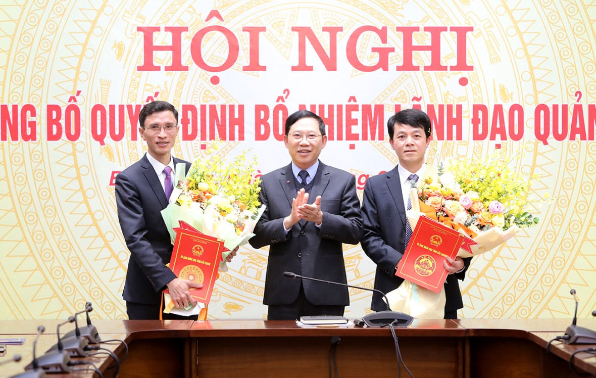 Tỉnh Bắc Giang công bố 2 Giám đốc Sở