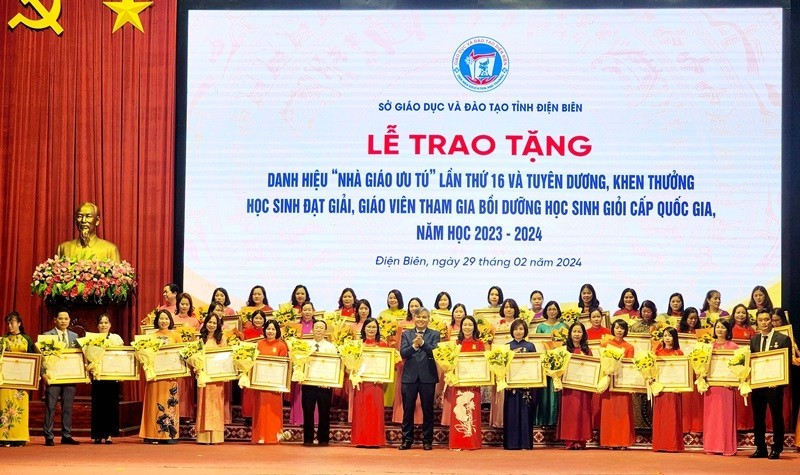 Điện Biên: Phong tặng danh hiệu “Nhà giáo Ưu tú” cho 43 nhà giáo