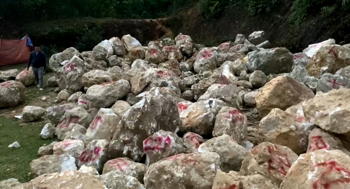 Nghệ An: Bắt giữ gần 500 tấn đá thạch anh thô trái phép