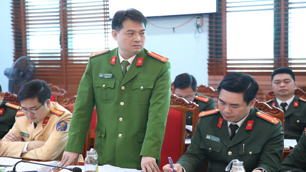 Thượng tá Nguyễn Hữu Nam, Trưởng Công an huyện Yên Thế phát biểu. (Ảnh: Báo Bắc Giang)