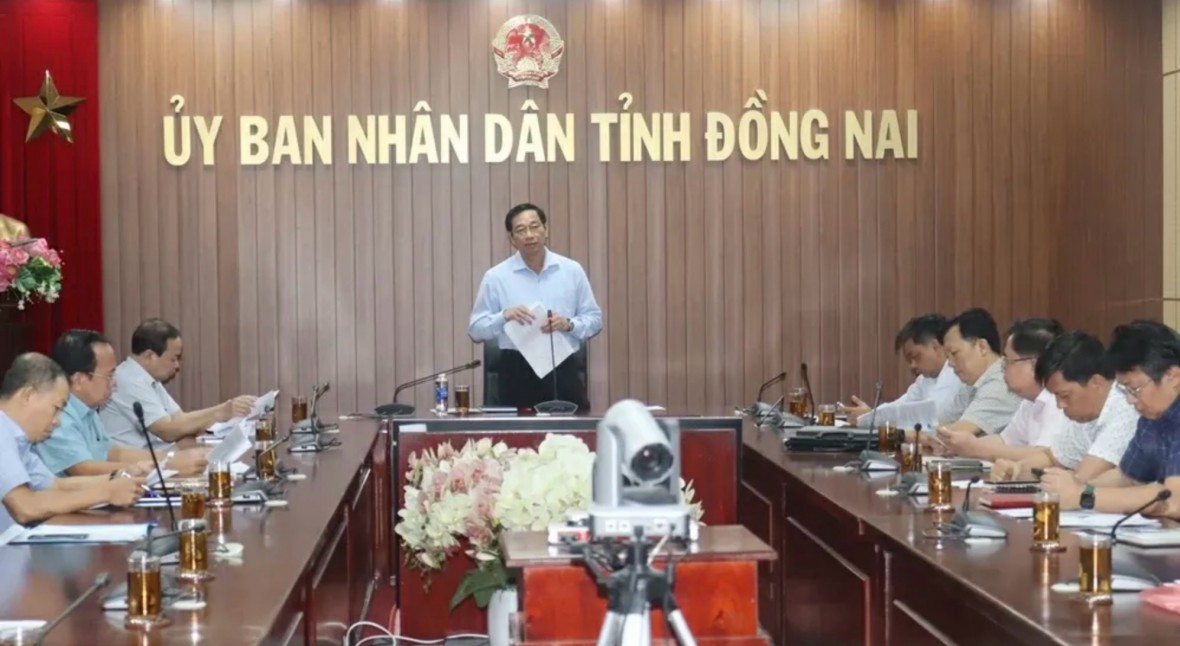 Phó Chủ tịch UBND tỉnh Đồng Nai Võ Văn Phi phát biểu tại hội nghị