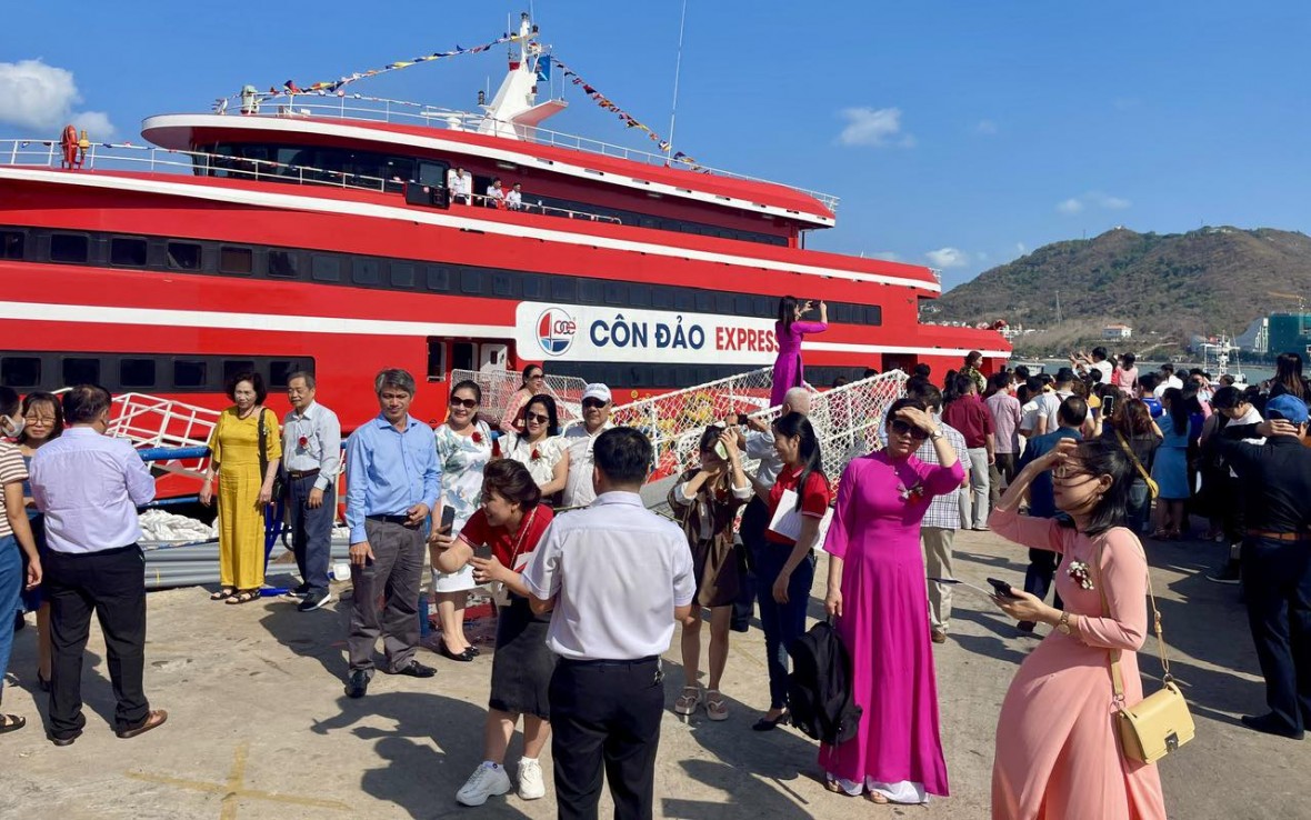 Siêu tàu cao tốc chạy Côn Đảo chở được hơn 1.000 khách