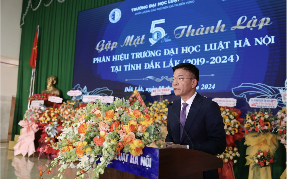 Bộ trưởng Lê Thành Long dự kỷ niệm 5 năm thành lập Trường Đại học Luật Hà Nội phân hiệu tại Đắk Lắk
