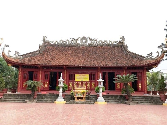 Đền thiêng thờ Thủy tổ Quốc mẫu nước Việt