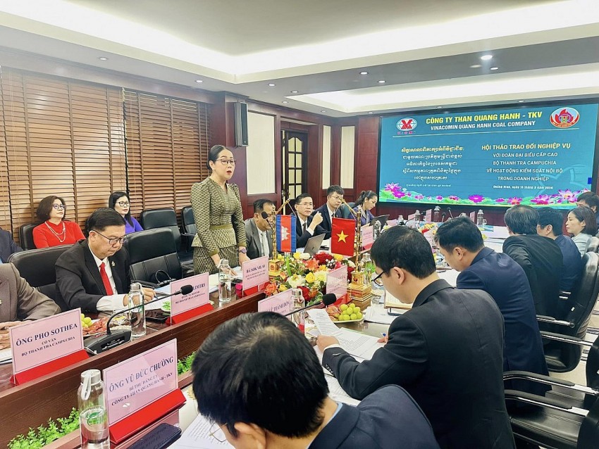 Toàn cảnh Hội thảo về công tác kiểm soát nội bộ trong doanh nghiệp với đoàn Bộ thanh tra Campuchia tại Công ty Than Quang Hanh.