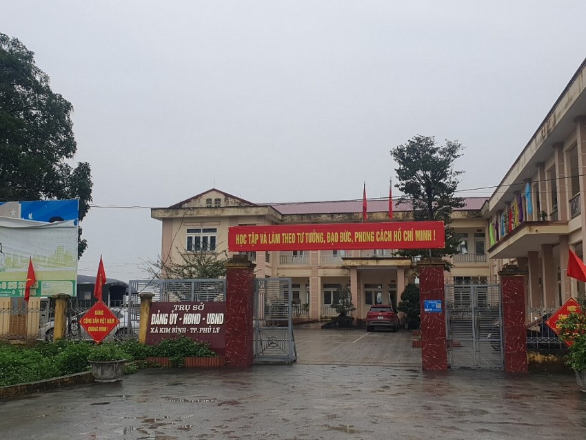 Trụ sở UBND xã Kim Bình, TP Phủ Lý nơi để xảy ra việc Công ty TNHH bê tông Tuấn Hùng hoạt động trái phép nhiều năm nhưng không được xử lý dứt điểm.
