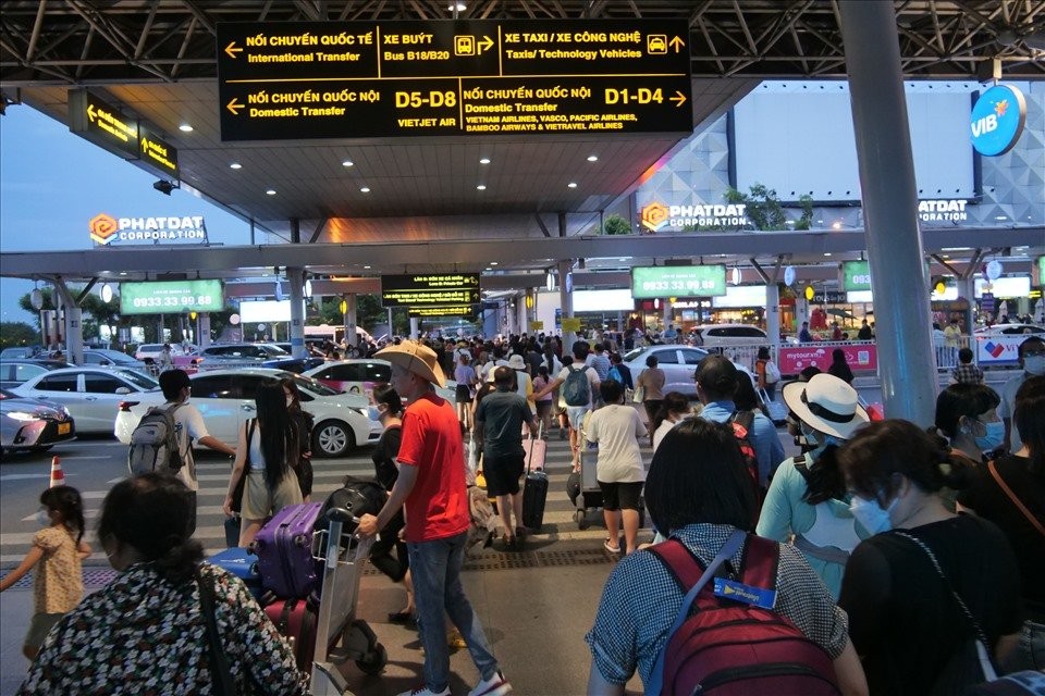 14 tuyến xe chở khách kết nối sân bay Tân Sơn Nhất sắp đi vào hoạt động