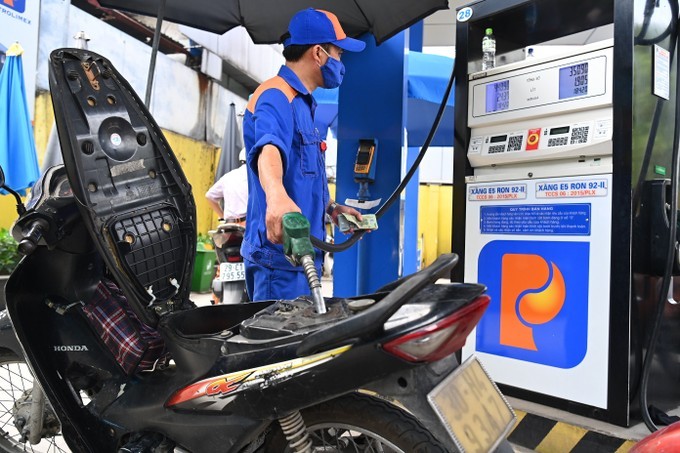 Hôm nay giá xăng dầu sẽ được điều chỉnh có thể tăng vượt 25.000 đồng/lít?