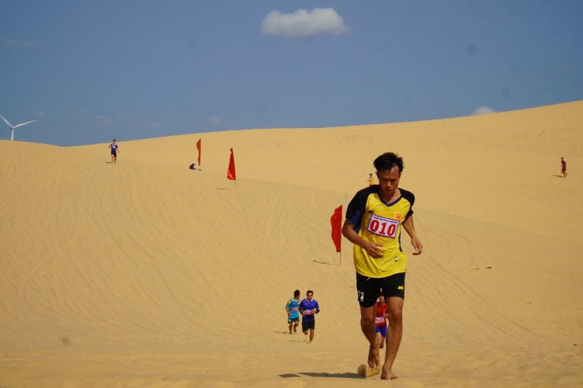 Khởi tranh giải “Bơi, chạy, trượt đồi cát” Bắc Bình - Bình Thuận mở rộng
