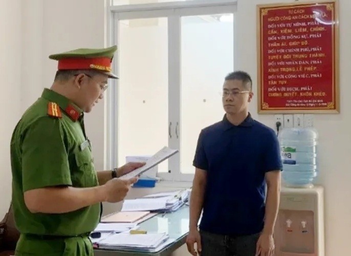 Cơ quan Cảnh sát điều tra Công an tỉnh Đồng Nai thi hành Quyết định khởi tố bị can, Lệnh bắt bị can để tạm giam đối với ông Nguyễn Quốc Vy Liêm