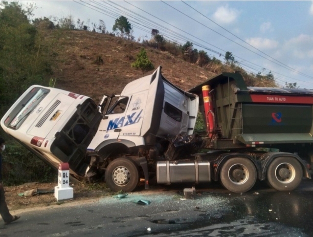 Thông tin mới nhất vụ tai nạn giao thông trên QL24 khiến 25 người thương vong