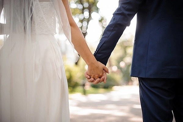 Quy định pháp luật về xâm phạm chế độ hôn nhân và gia đình?