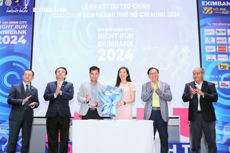 Khởi động Giải chạy đêm “Ho Chi Minh City Night Run Eximbank 2024”