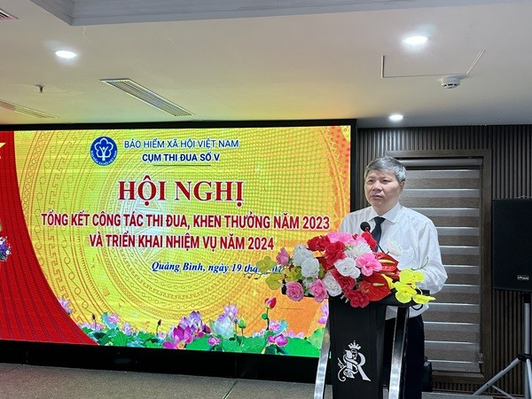 Phó Tổng Giám đốc BHXH Việt Nam Nguyễn Đức Hòa phát biểu chỉ đạo tại Hội nghị tổng kết công tác thi đua, khen thưởng năm 2023 và triển khai nhiệm vụ năm 2024 cụm Thi đua số V. (Ảnh: BHXH Việt Nam)