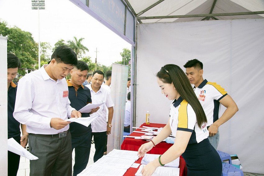 Ngày hội việc làm thu hút hơn 1.400 người ở Hà Giang
