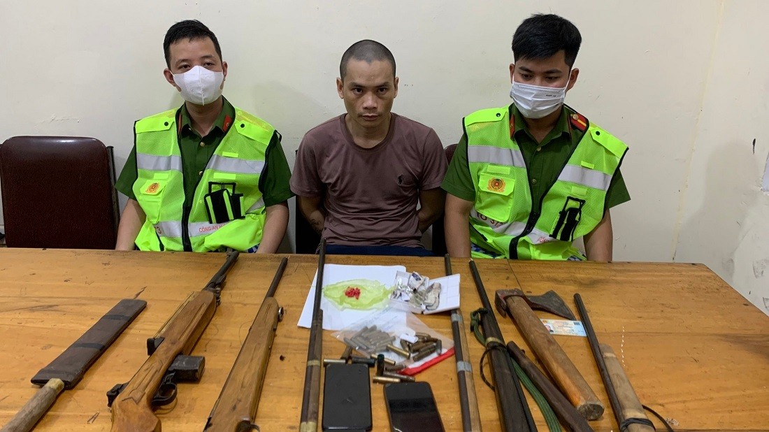 Nghệ An: Bắt giữ đối tượng tàng trữ trái phép ma túy và vũ khí quân dụng