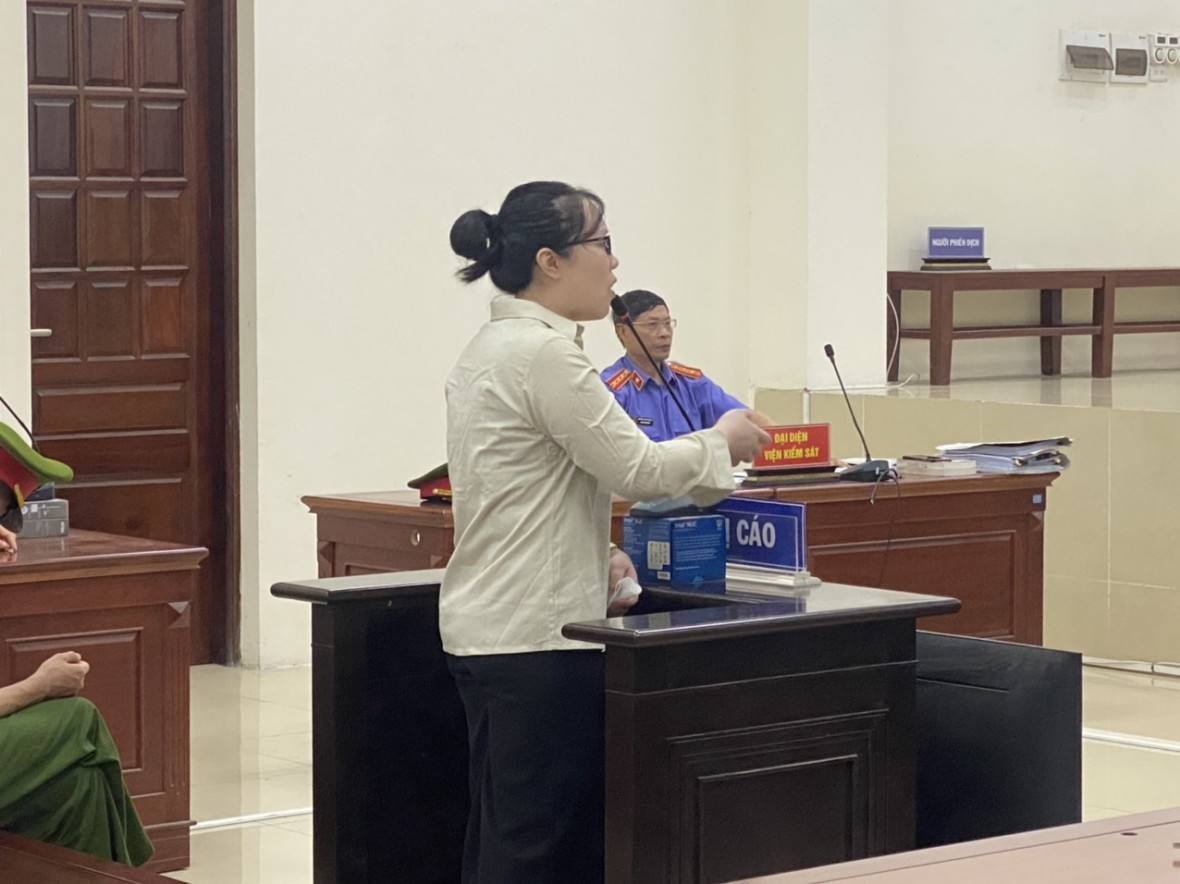Vụ lừa bán hàng hiệu ở Bắc Giang: Tạm hoãn phiên toà để trích xuất tin nhắn trong điện thoại của bị cáo
