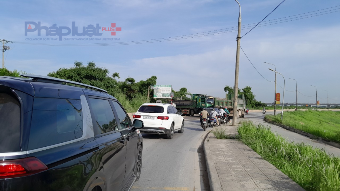Gia Lâm, Hà Nội: Tiếp tục tái diễn tình trạng xe có dấu hiệu quá tải, tiềm ẩn nguy cơ tai nạn giao thông