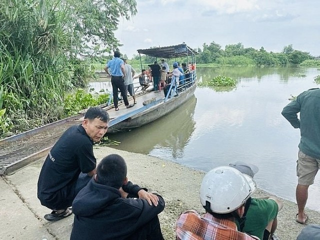 Nỗ lực tìm kiếm 3 bé gái mất tích khi tắm sông Sài Gòn