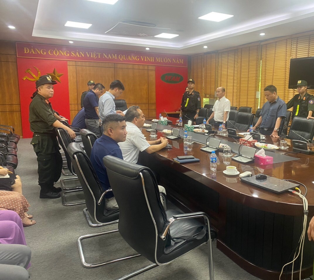Thực hiện Lệnh bắt tạm giam Tổng Giám đốc Tổng công ty máy động lực và máy nông nghiệp Việt Nam.