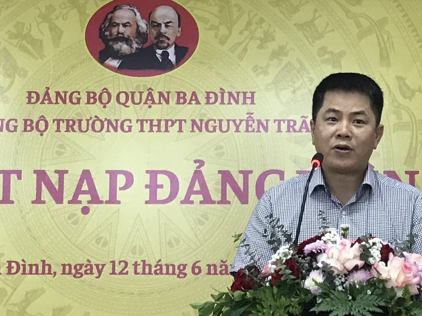 Phó trưởng ban tổ chức Quận Ủy Ba Đình Nguyễn Thái Hoàng.