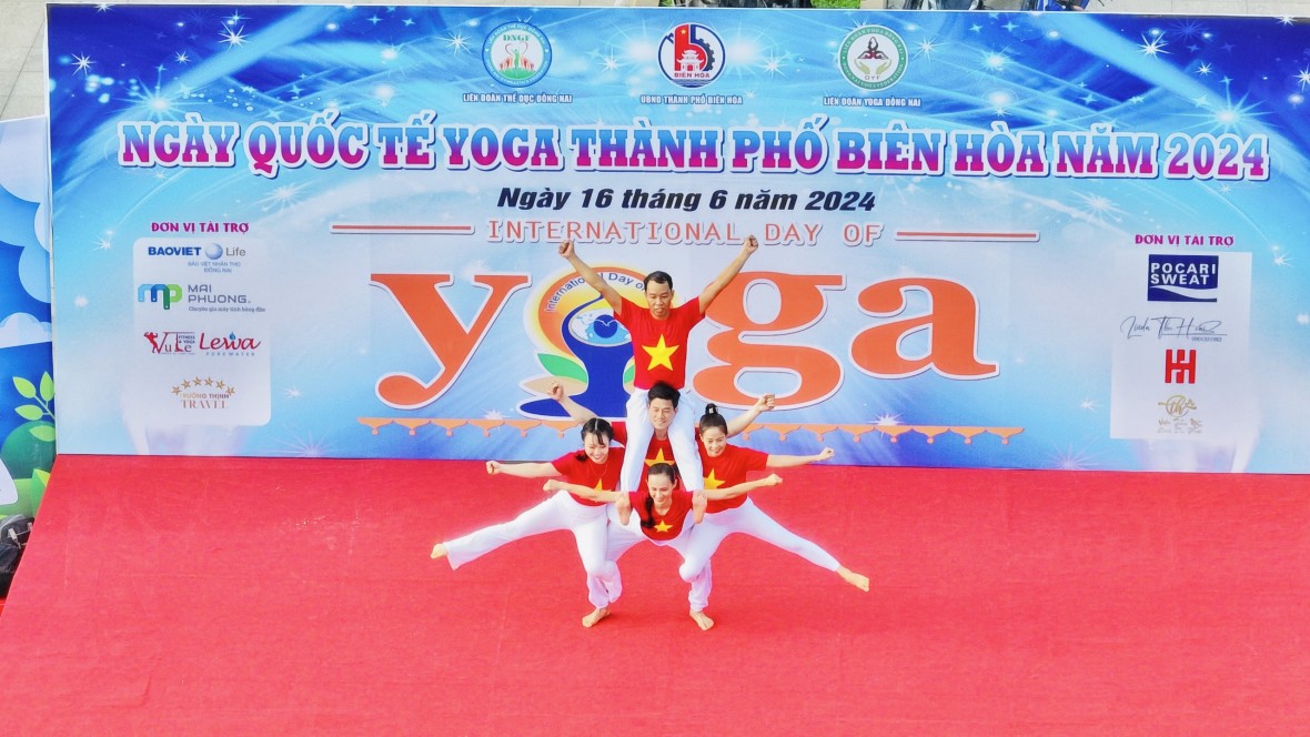 Đồng Nai: Hơn một ngàn người tham dự Ngày Quốc tế Yoga TP. Biên Hoà