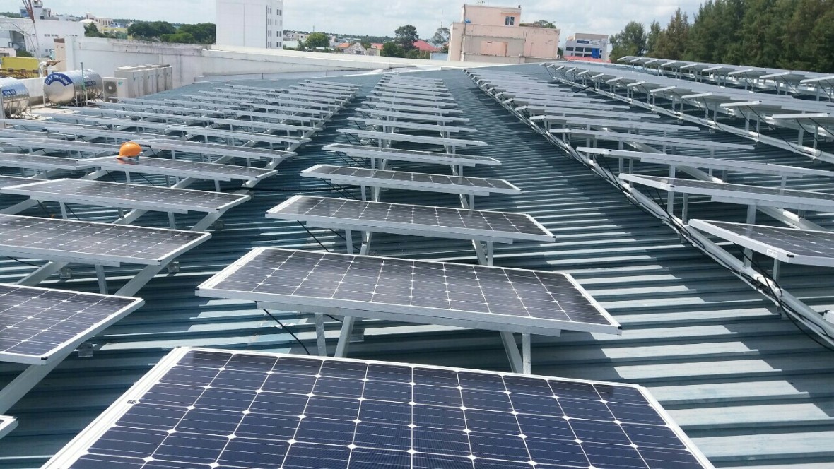 Nghiên cứu tiêu chuẩn trụ sở công sở xây dựng mới phải có thiết kế mái nhà cho điện mặt trời