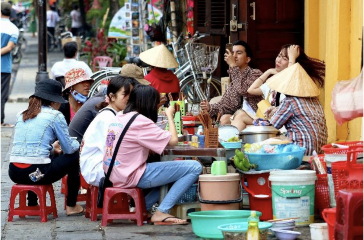 Hà Nội kiên quyết xử lý nghiêm các cơ sở ăn uống đường phố không đảm bảo an toàn thực phẩm