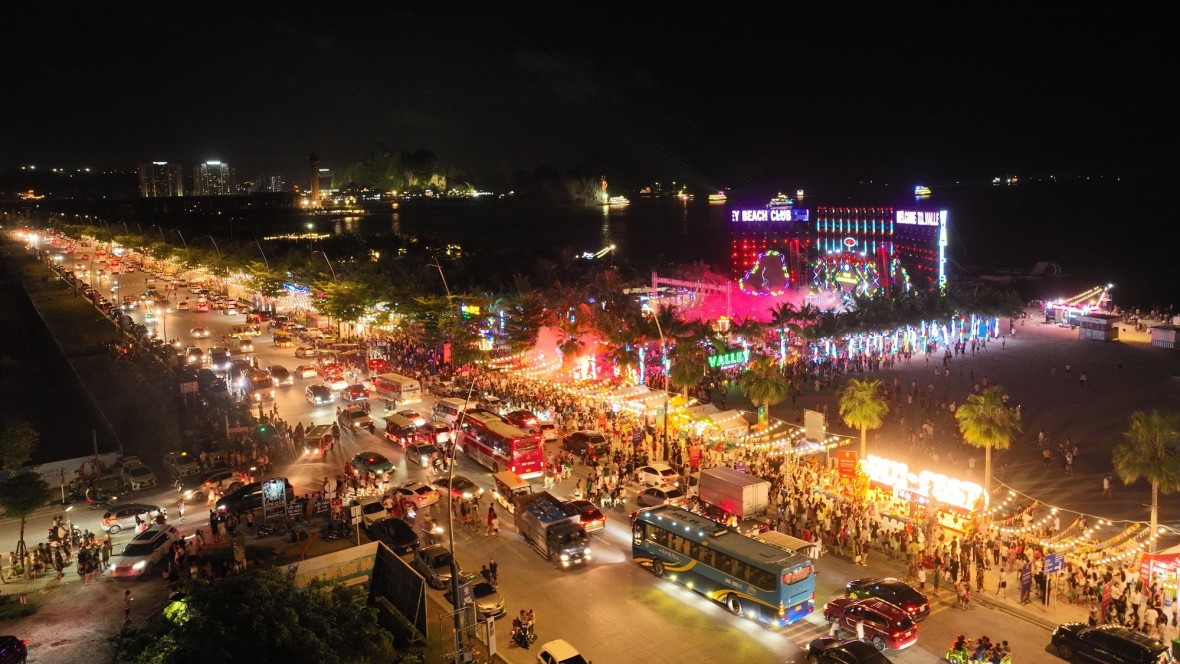 Thành phố Hạ Long có thêm phố đi bộ VuiFest