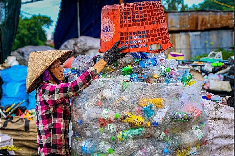 Tái chế nhựa mang đến nguy cơ ô nhiễm môi trường nếu không được xử lý đúng cách. (Ảnh minh họa - Nguồn: Hiệp hội Nhựa Việt Nam)