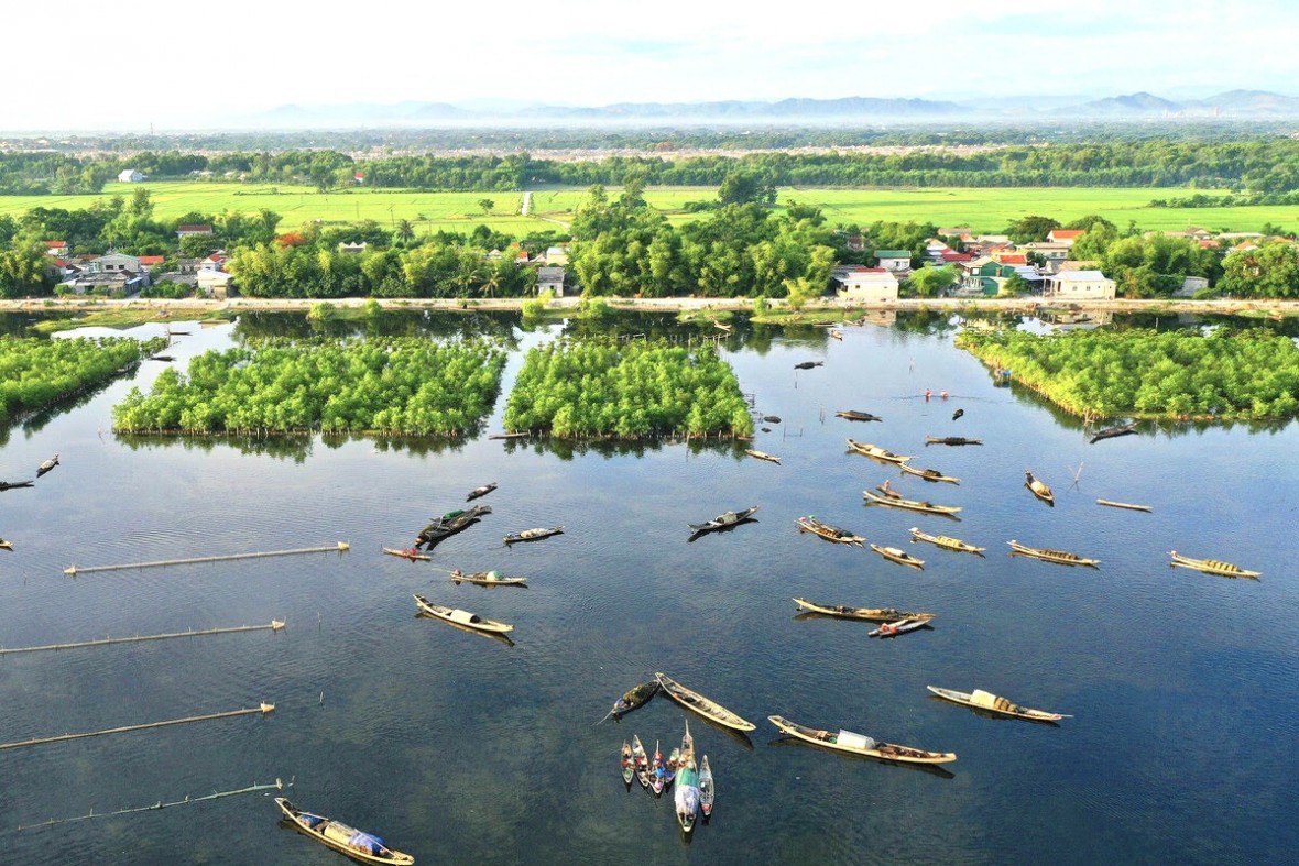Vùng đầm phá Tam Giang - Cầu Hai có nhiều tiềm năng phát triển du lịch.