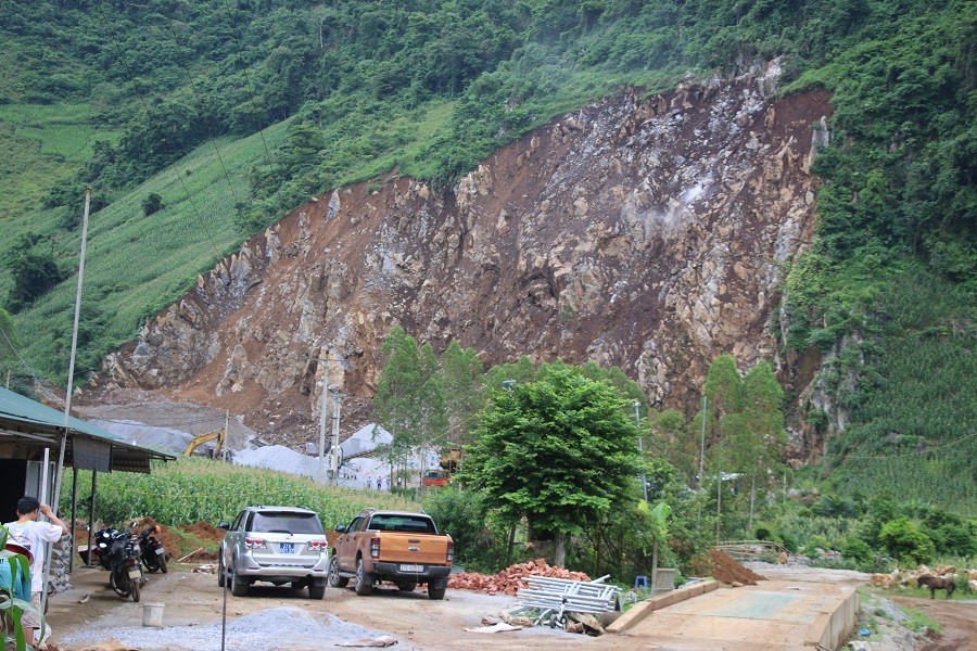 Mường Ảng (Điện Biên): Người dân “sống trong sợ hãi” khi doanh nghiệp nổ mìn khai thác đá
