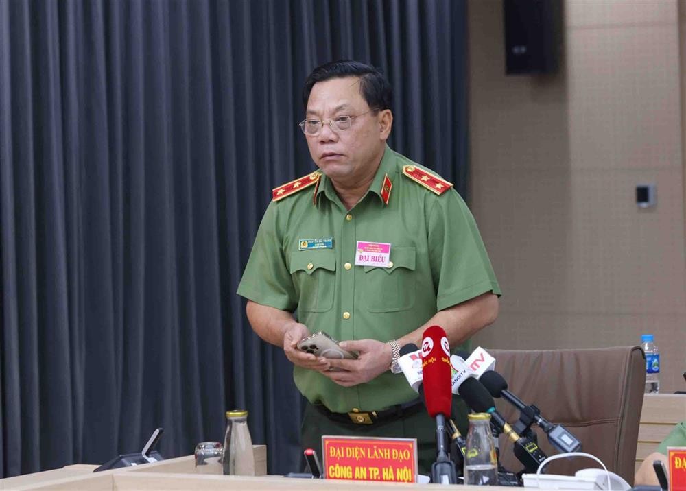 Trung tướng Nguyễn Hải Trung, Giám đốc Công an TP Hà Nội trả lời phóng viên tại Họp báo. Ảnh: Cổng thông tin Bộ Công An