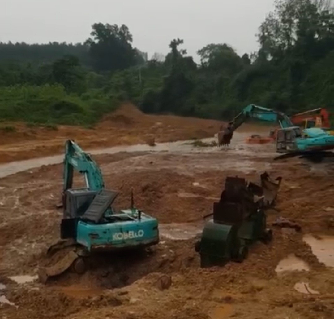 Bắc Giang: Cần xử lý nghiêm tình trạng Công ty Bắc Trung Nam JSC khai thác, vận chuyển cát, sỏi ở huyện Yên Thế
