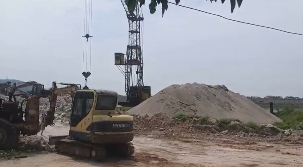 Bắc Giang: Cần xử lý nghiêm tình trạng Công ty Bắc Trung Nam JSC khai thác, vận chuyển cát, sỏi ở huyện Yên Thế?