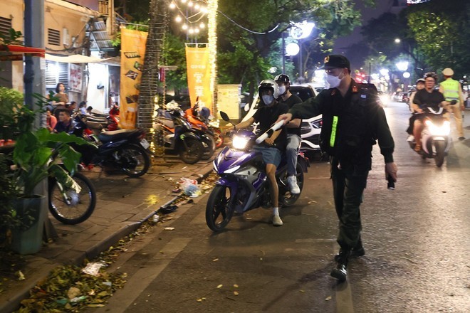 Hà Nội: Dự kiến nâng mức xử phạt vi phạm trật tự an toàn giao thông lên gấp đôi so với toàn quốc