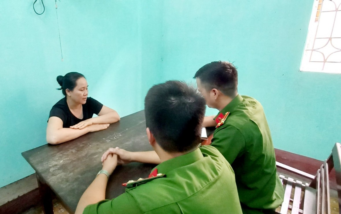 Nghi phạm Nguyễn Thị Tuyết làm việc với cơ quan điều tra