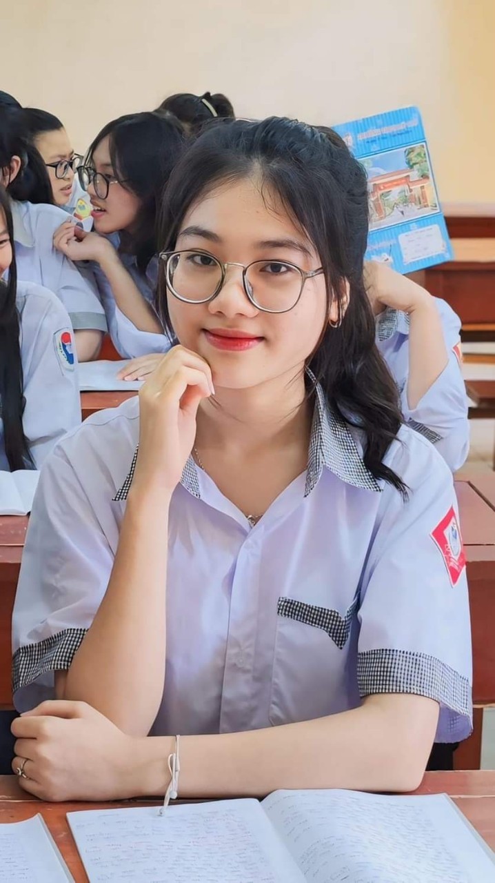 Nữ sinh Phạm Quỳnh Nga, học sinh trường THPT Mỹ Tho đạt điểm 10 môn Ngữ văn