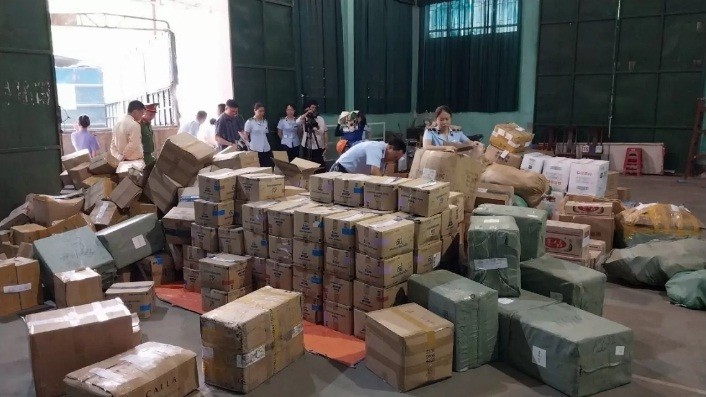 Tiêu hủy hàng hóa vi phạm trị giá hơn 850 triệu đồng tại Bắc Giang