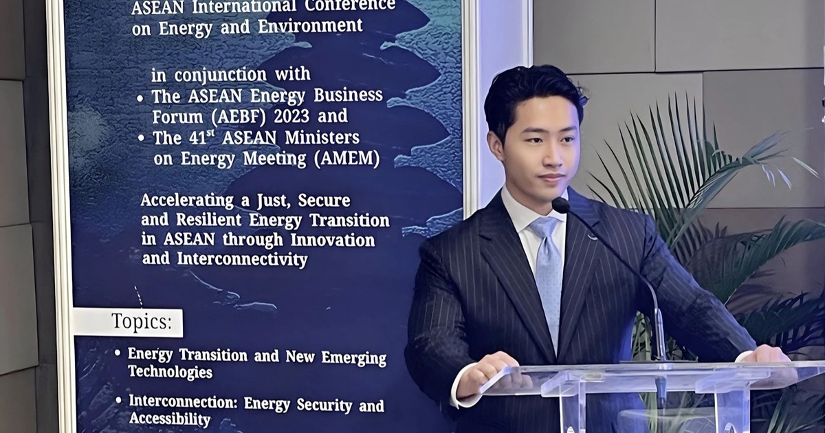 Thạc sĩ Đào Mạnh Trí trình bày tham luận trong Hội nghị quốc tế ASEAN về năng lượng và môi trường tại Indonesia. (Ảnh: NVCC)