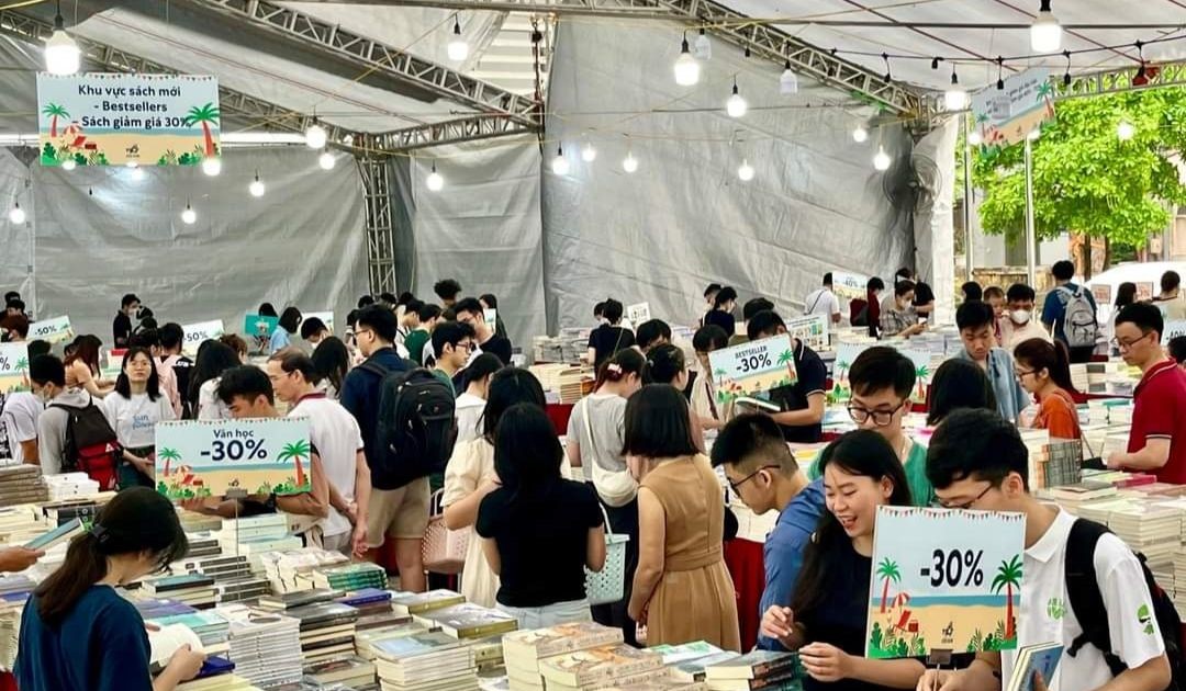 Làm thế nào thay đổi thói quen đọc sách của người Việt. (Ảnh: Nhã Nam)