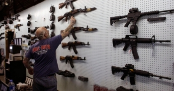 Mỹ ban hành luật mới về mua bán vũ khí cho mục đích dân sự