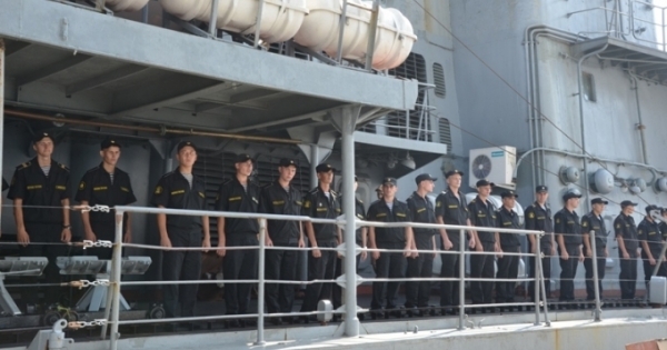Tàu khu trục chống ngầm Hải quân Liên bang Nga thăm Đà Nẵng