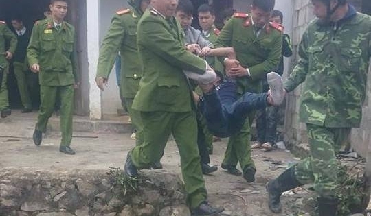 Lạng Sơn: Cháu trai đánh chú họ bị thương rồi về nhà đốt xe máy