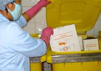 Bệnh viện Bạch Mai xử lý nhiều cá nhân sau vụ chất thải độc hại