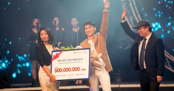 Hoài Lâm đại thắng với  giải thưởng kép  "Bài hát của năm"