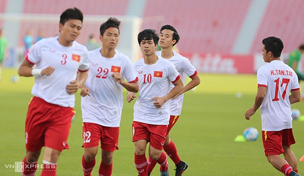 U23 Việt Nam khởi động trước trận - Ảnh Đức Đồng ( VnExpress)