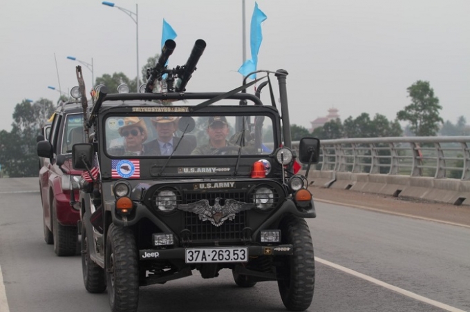 D&agrave;n xe Jeep khủng